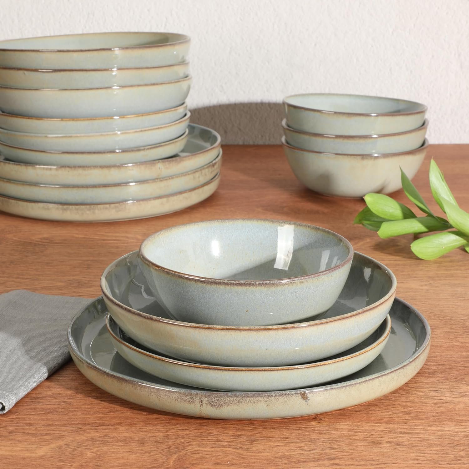 Reactive Glaze Round Stoneware Dinnerware Set